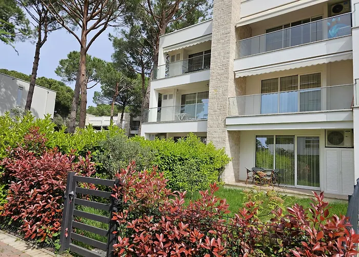 Pinegrove Apartment